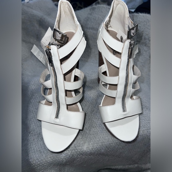 White stilletos with brown wood heel - Picture 1 of 8